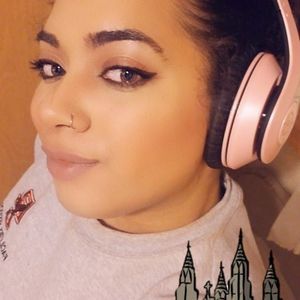 Meet your Posher, Judithe